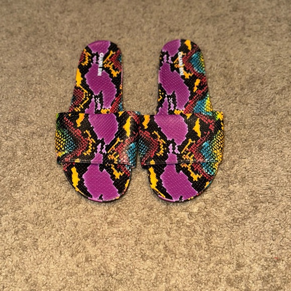 Gianni Bini Snake Skin Pool Slides - Picture 5 of 6